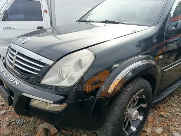 SsangYong Rexton 2010 Black · Photo 1