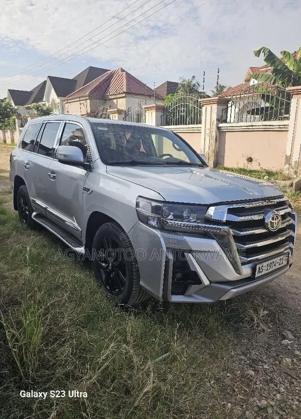 Toyota Land Cruiser 4.0 V6 GX-R 2013 Silver · Photo 1