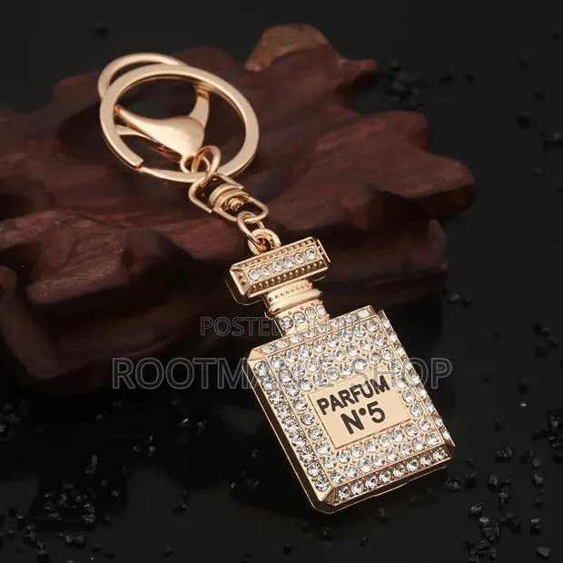 Perfume Bottle Keychain Fashion Jewelry Rhinestone Crystal Keyring · Photo 1