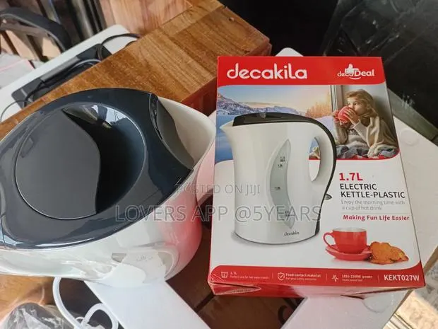Modern 1.7L Electric Kettle – Quick Heating for Tea and Coffee · Photo 1