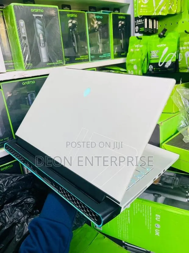Laptop Alienware X17 R1 16GB Intel Core i9 SSD 2T · Photo 1