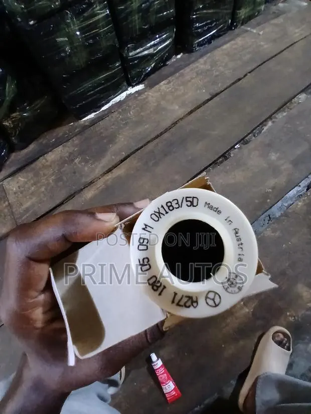 Genuine Mercedes-Benz Engine Oil Filter ( a 2711800509 ) · Photo 1
