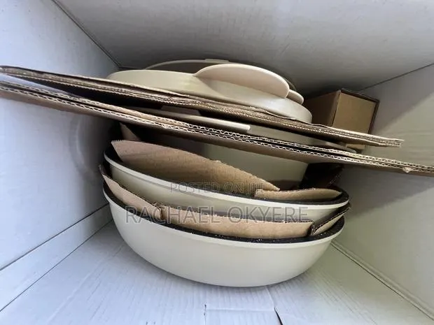 Cast Aluminum Pot and Pan Set · Photo 1
