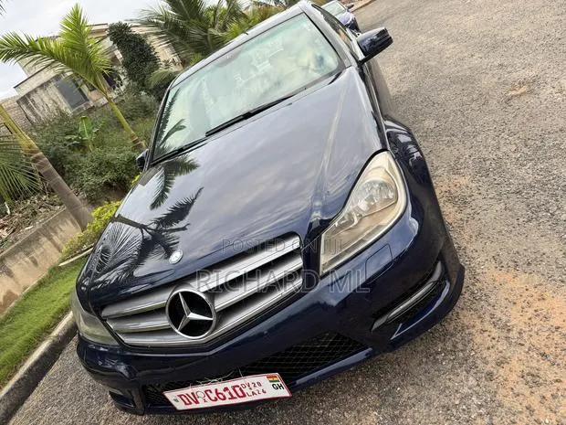 Mercedes-Benz C250 2014 Blue