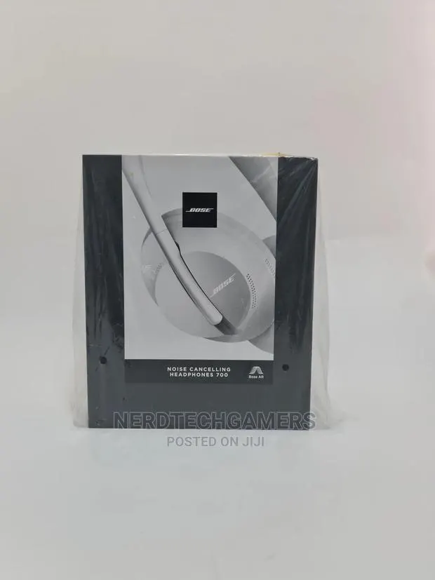 Bose Noise Cancelling Wireless Bluetooth Headphones 700 · Photo 1