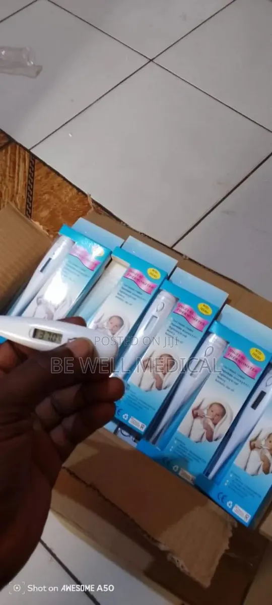 Digital Thermometer · Photo 1
