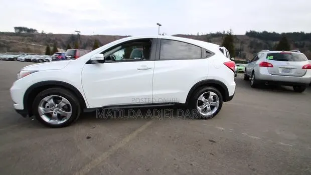 Honda HR-V LX AWD 2017 White · Photo 1