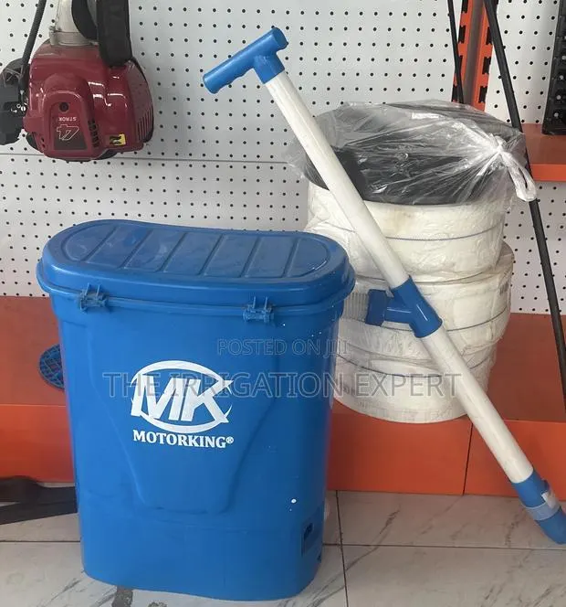 Fertilizer Applicator · Photo 1