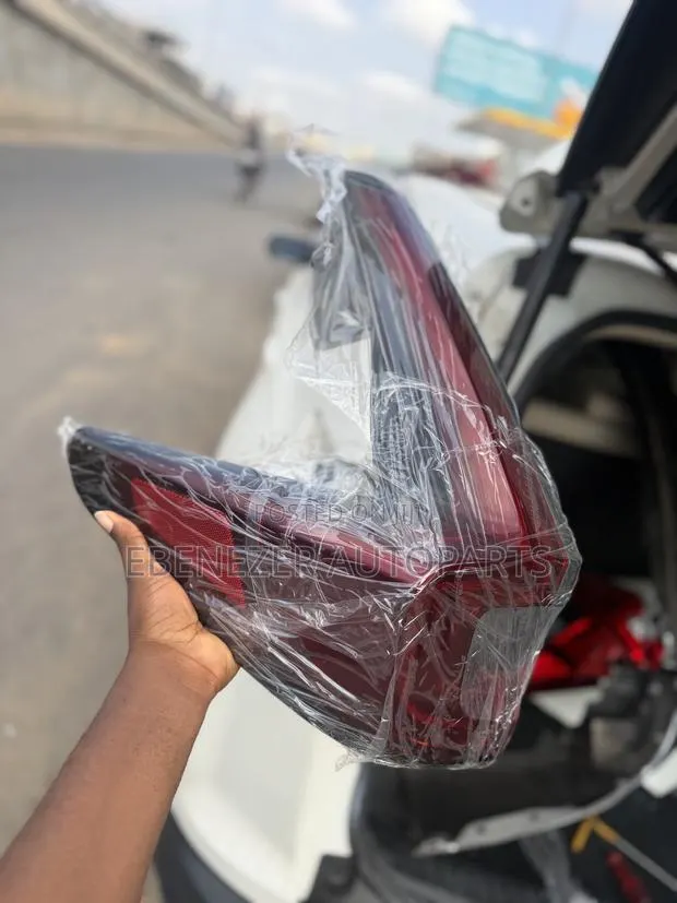 Honda CRV Cr-v 2020 Taillights · Photo 1