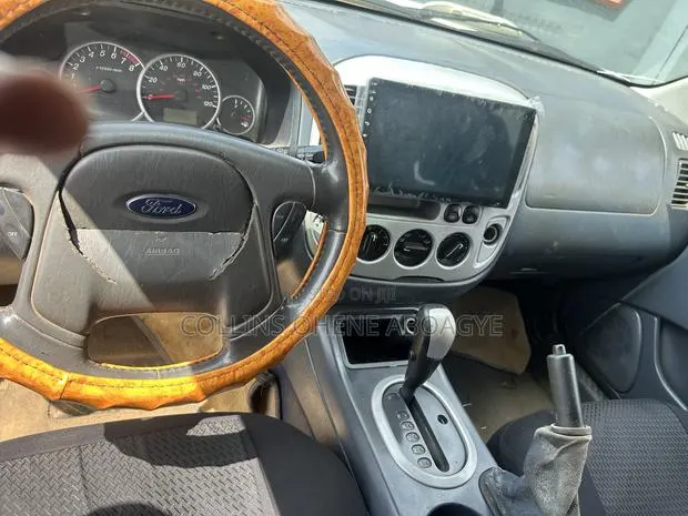 Ford Escape XLT 3.0 4WD 2006 White · Photo 1
