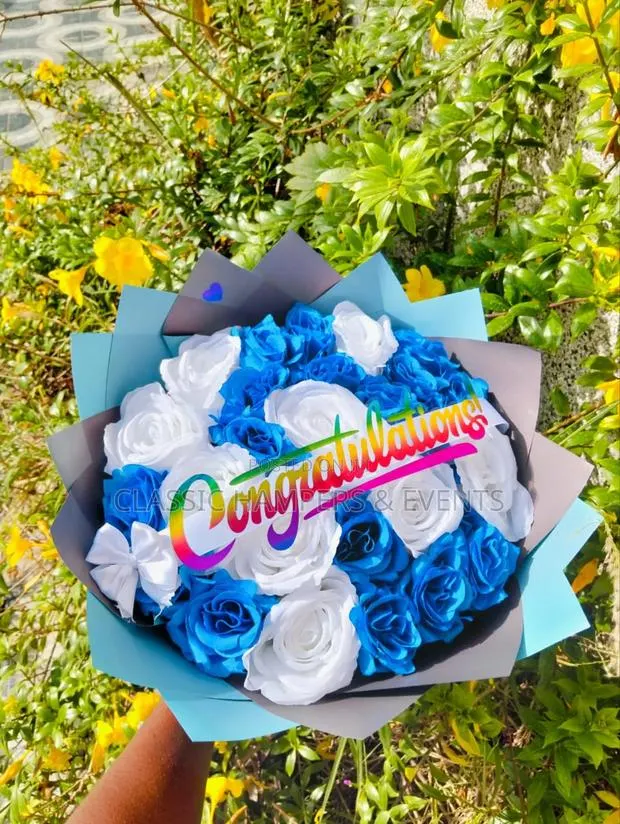 Balloon, Money and Floral Bouquets · Photo 1