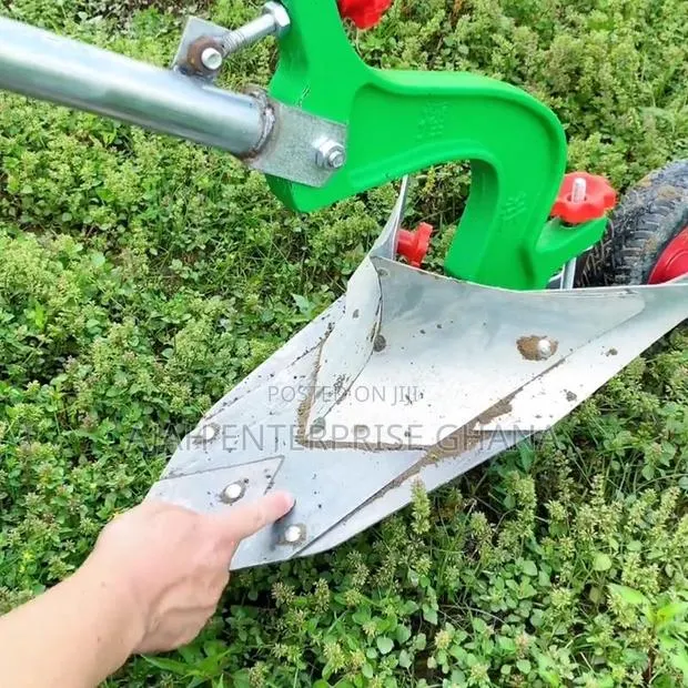 Hand Pulling Plow/Ridging · Photo 1
