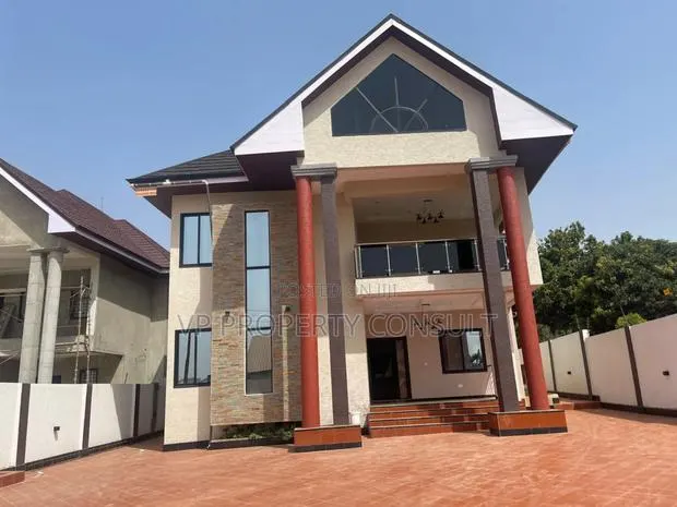 5bdrm House in Kumasi Metropolitan for sale · Photo 1