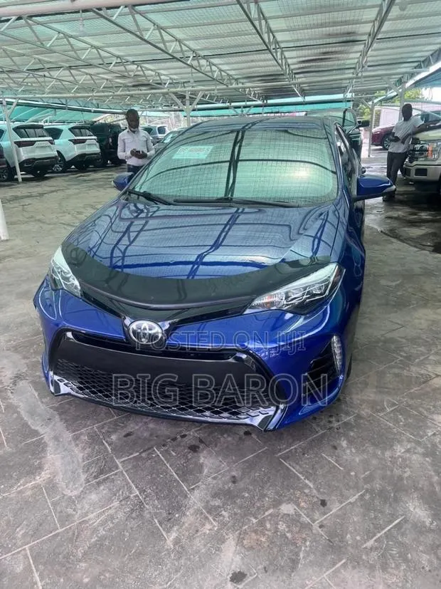 Toyota Corolla SE Special Edition 4dr Sedan (1.8L 4cyl CVT) 2017 Blue · Photo 1