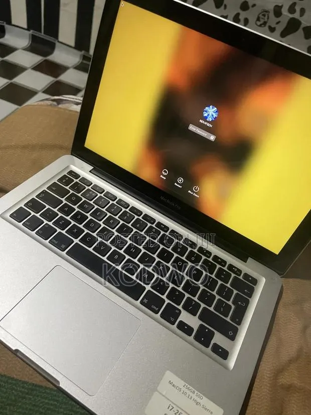 Laptop Apple MacBook Pro 2011 8GB Intel Core i7 SSD 256GB · Photo 1
