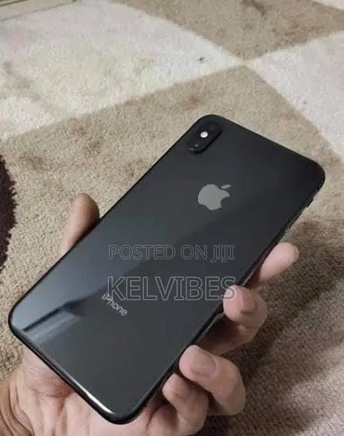Apple iPhone XS Max 64 GB Black · Photo 1