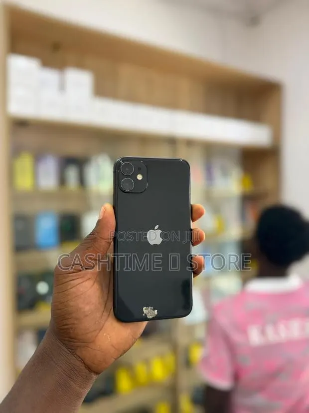 Apple iPhone 11 128 GB Black · Photo 1