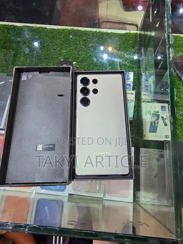 New Samsung Galaxy S25 Ultra 256 GB Silver · Photo 1