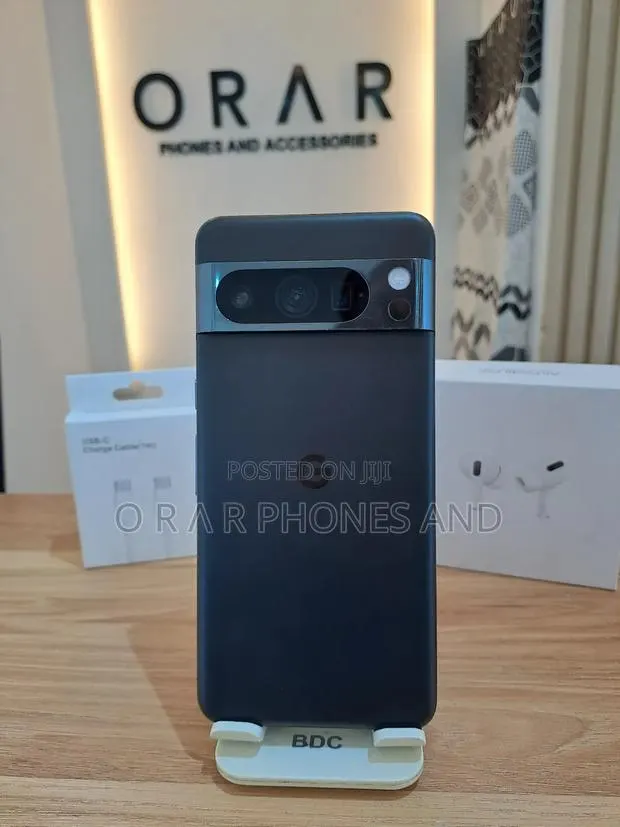 Google Pixel 8 Pro 128 GB Black · Photo 1