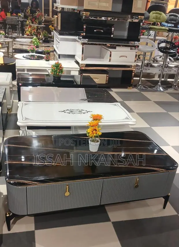 Executive Morden Centre Table · Photo 1