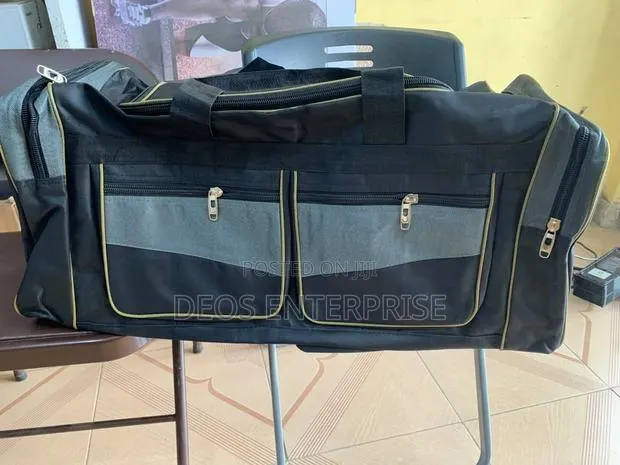 Large Family Travel Duffel Bag · Photo 1