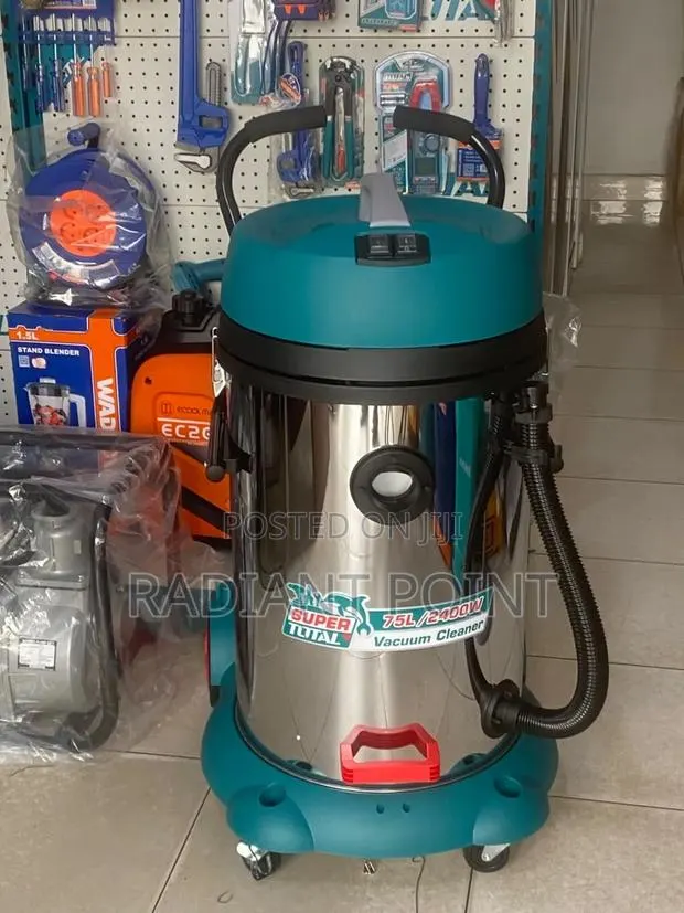 Total 75L Vacuum Cleaner · Photo 1