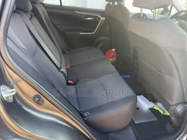 Toyota RAV4 XLE AWD 2023 Gray · Photo 1