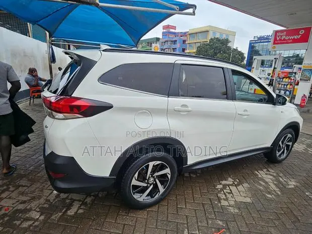 Toyota Rush 2019 White · Photo 5