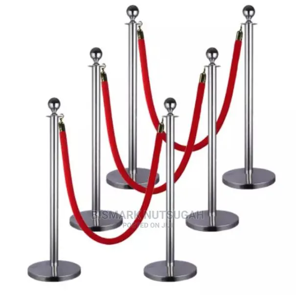 Barricade/Stanchions For Sale · Photo 1