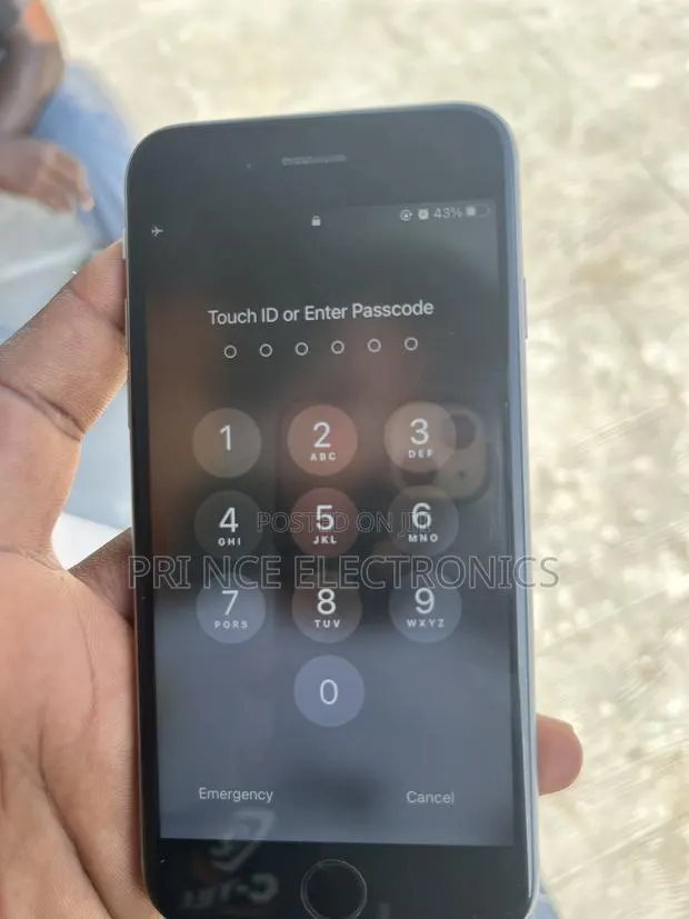 Apple iPhone 6s 16 GB Gray · Photo 1