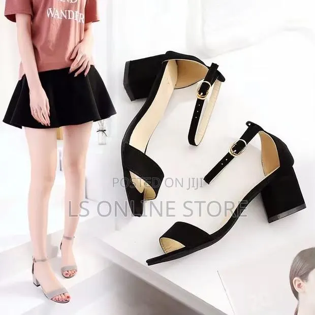 Short Block Heels · Photo 1