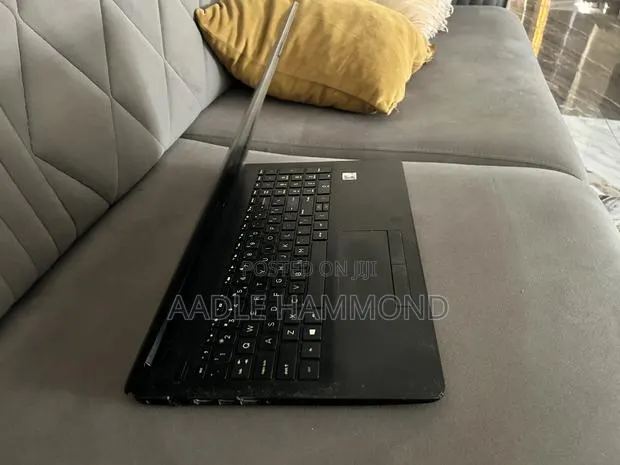 Laptop HP 15-da3007nia 8GB Intel Core i3 HDD 1T · Photo 1