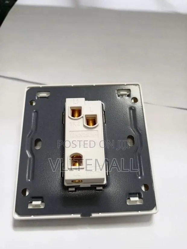 Single Switch · Photo 1