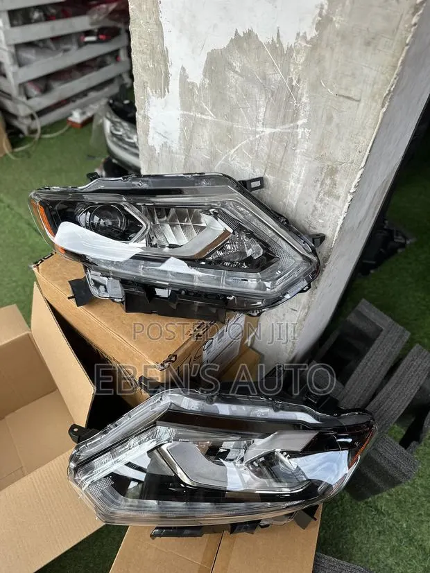 Nissan Rogue 2014-2016 Model Headlights · Photo 1