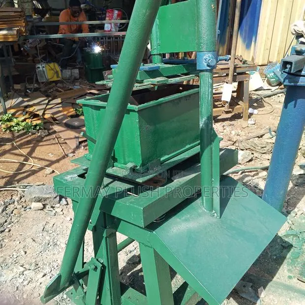 Good and Quick to Operate Block Machines · Photo 1