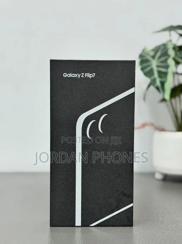 New Samsung Galaxy Z Flip7 256 GB Blue · Photo 1