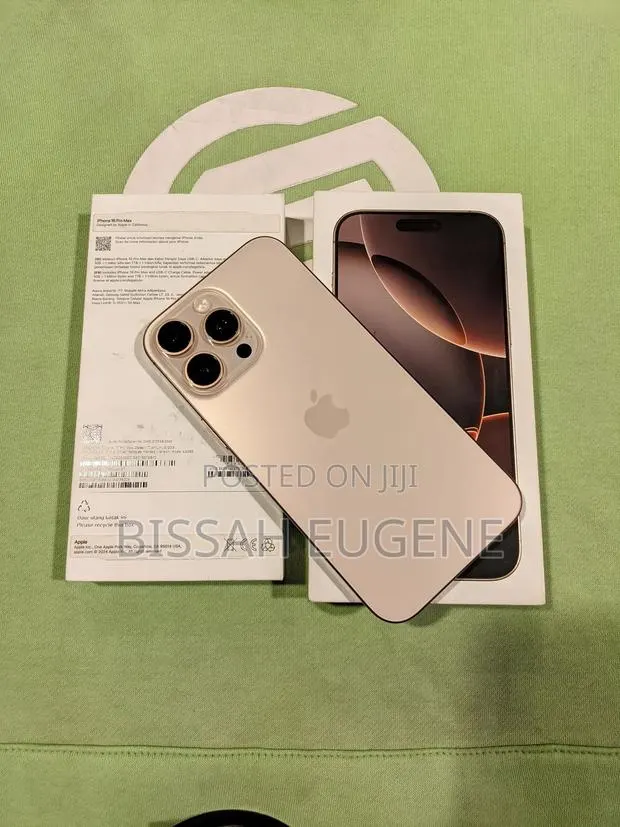 Apple iPhone 16 Pro Max 256 GB Gold · Photo 1