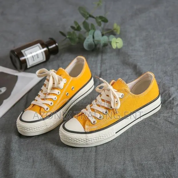 Low Colorful Converse Shoes · Photo 2