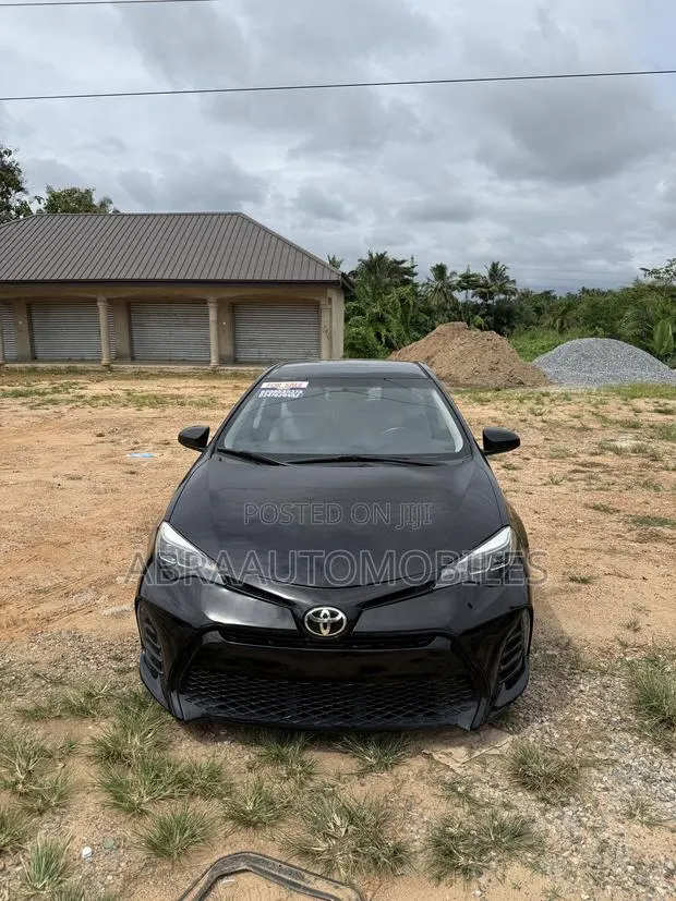 Toyota Corolla LE 4dr Sedan (1.8L 4cyl CVT) 2017 Black · Photo 1
