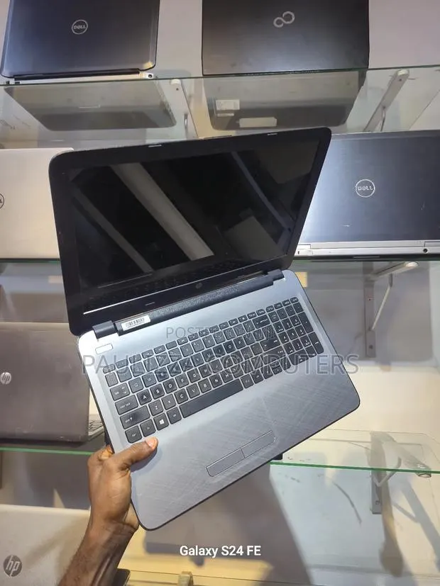 Laptop HP Pavilion 15 8GB Intel Core i7 HDD 500GB · Photo 1