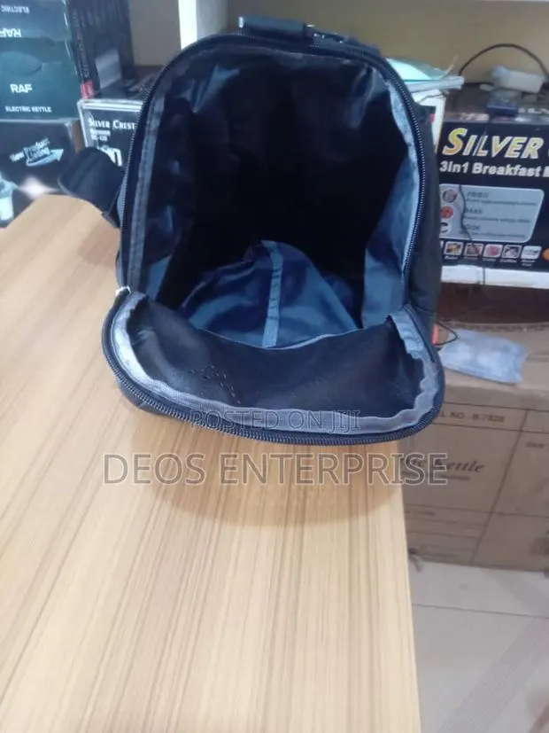 Men Women Gym Travel Bag for Carrying Clothes Shoes · Photo 1