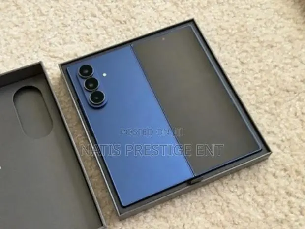 New Samsung Galaxy Z Fold7 512 GB Blue · Photo 1