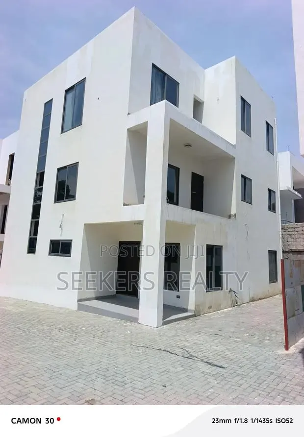 4bdrm Townhouse/Terrace in Seekers Realty, US Embassy Area for sale · Photo 1
