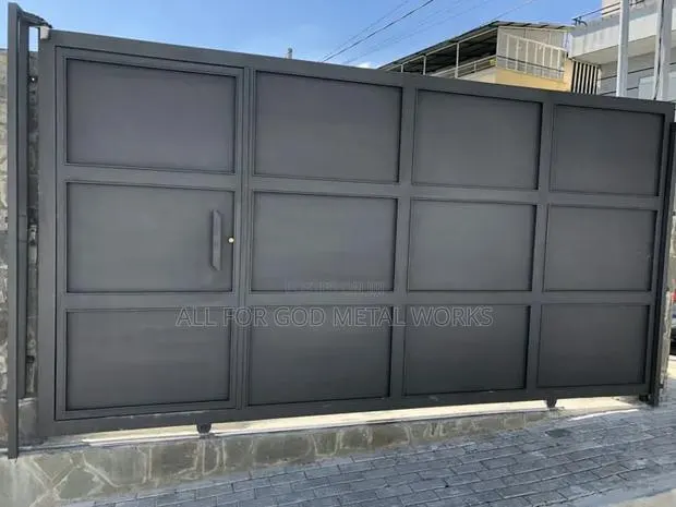 Morden Heavy Gate · Photo 1