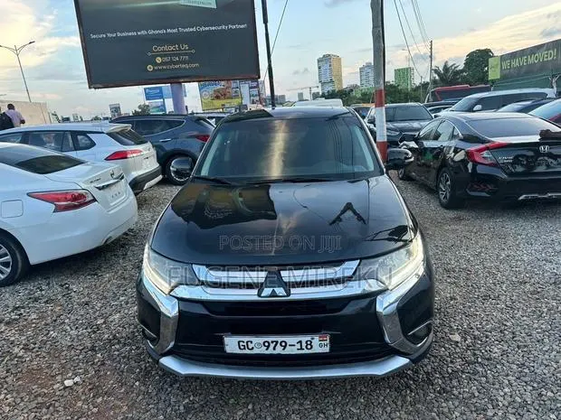 Mitsubishi Outlander 2018 Black · Photo 1