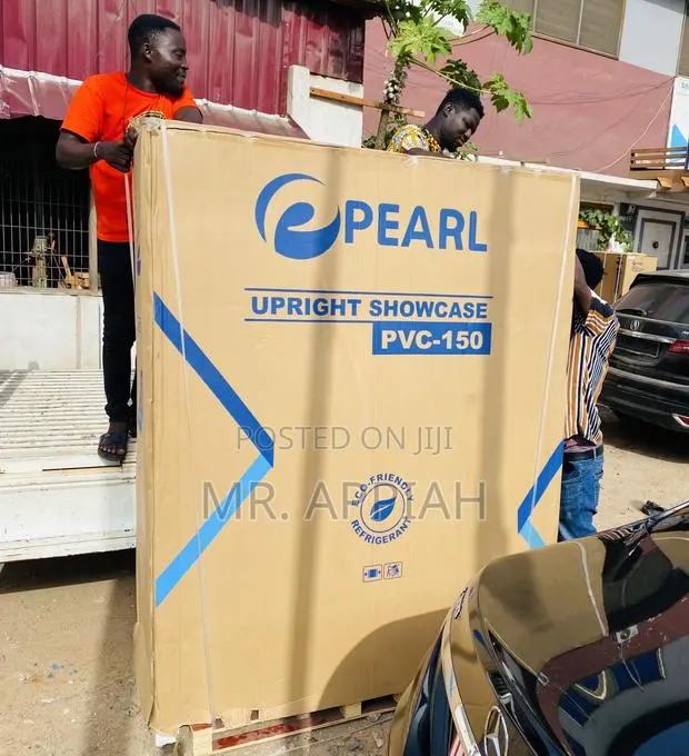 Quality Pearl PVC 150 3 Doors Electric Beverage Cooler · Photo 1