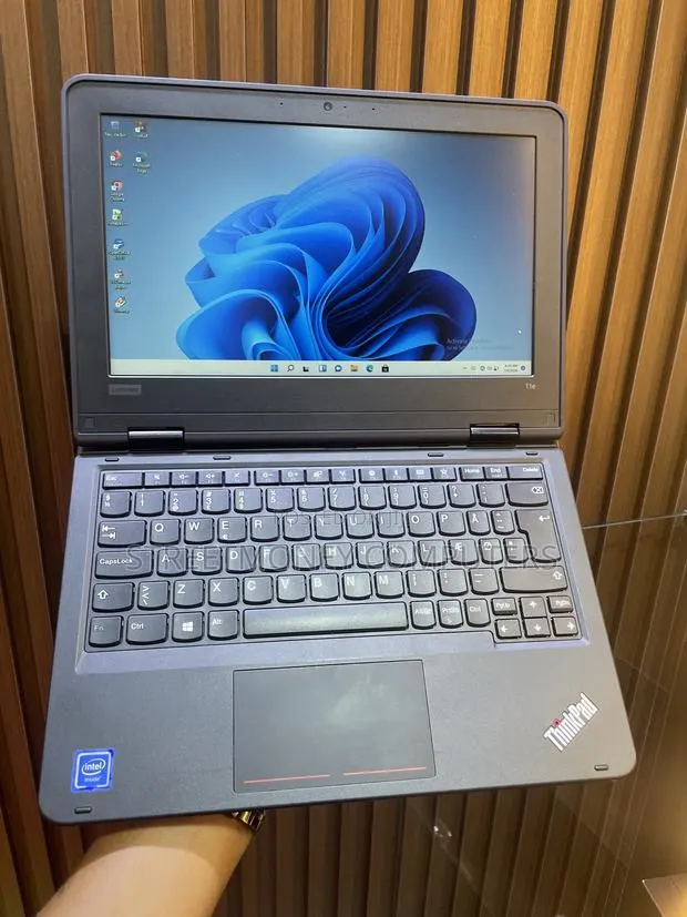 Laptop Lenovo ThinkPad 11e 4GB Intel SSD 128GB · Photo 1