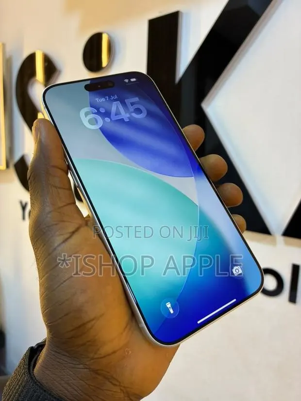 Apple iPhone 17 Pro Max 512 GB Silver · Photo 1