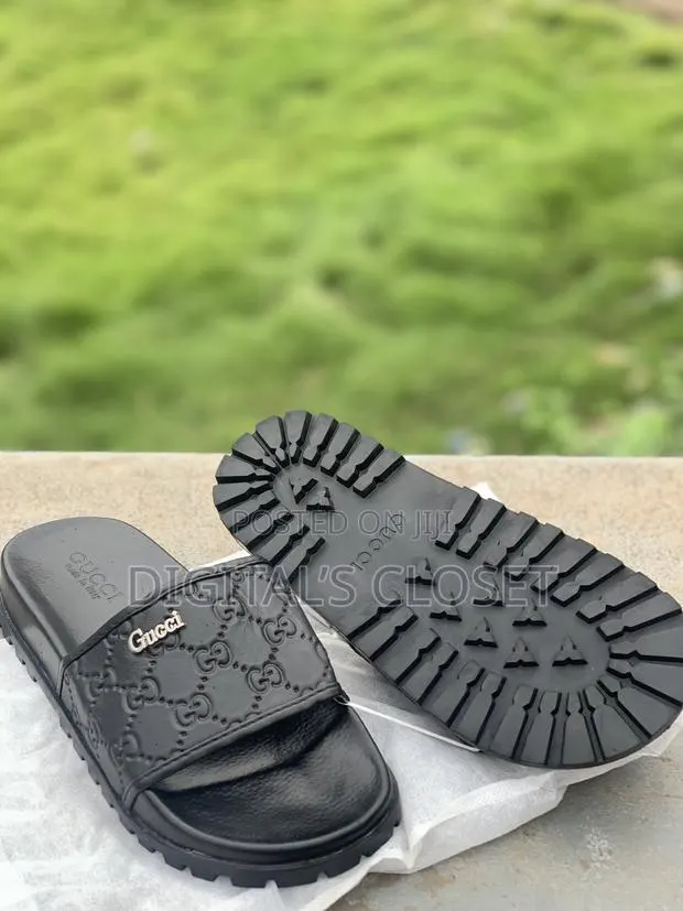 Gucci Slippers · Photo 1