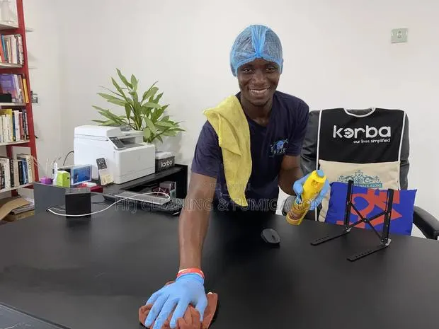 Office Cleaning Services · Photo 1